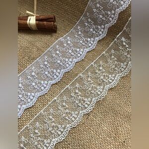 Elegant Ivory Lace Trim